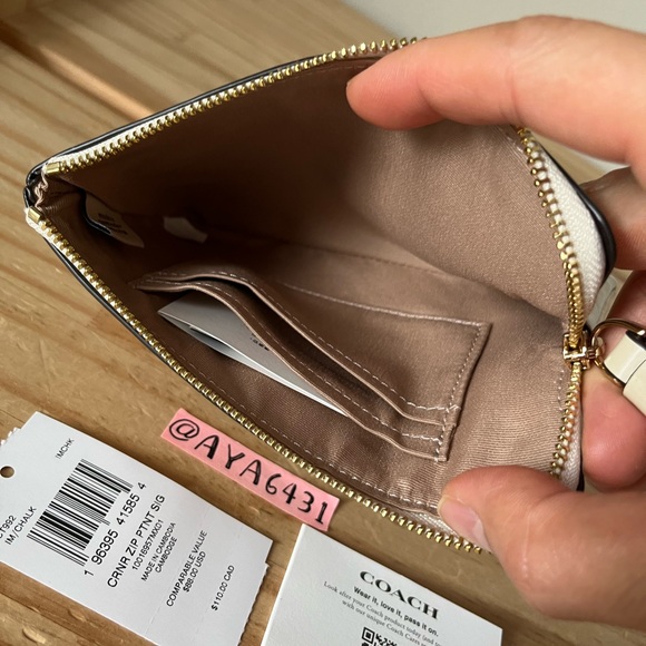 Coach wristlet🎈🎈 - Picture 5 of 8